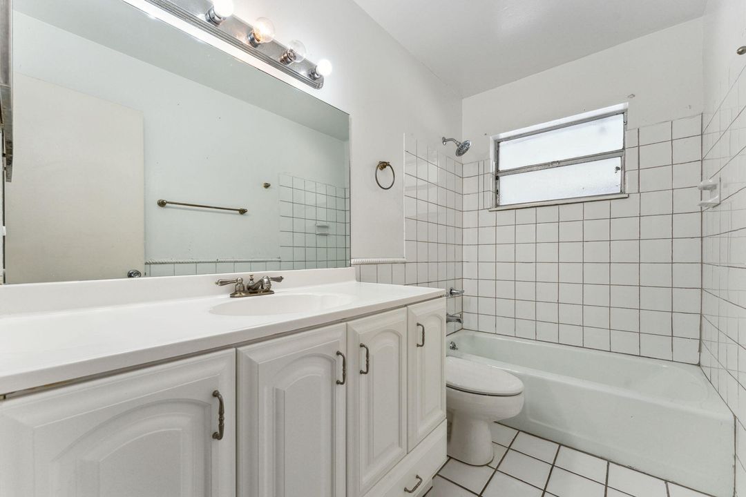 For Rent: $3,600 (3 beds, 2 baths, 1650 Square Feet)