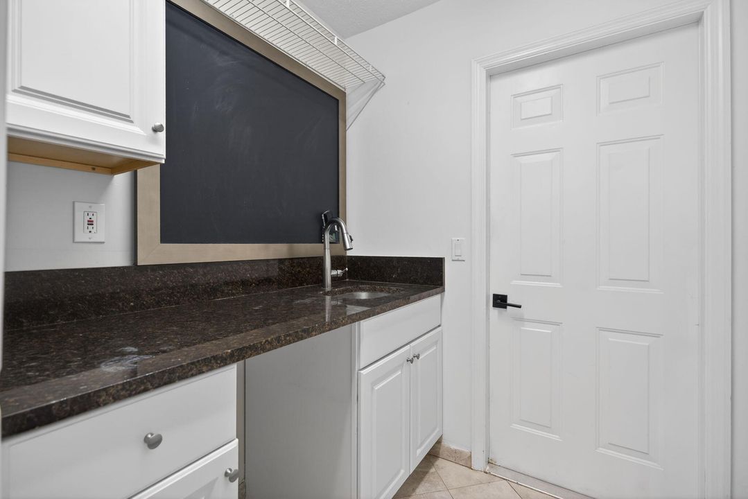 For Sale: $1,300,000 (3 beds, 3 baths, 2277 Square Feet)