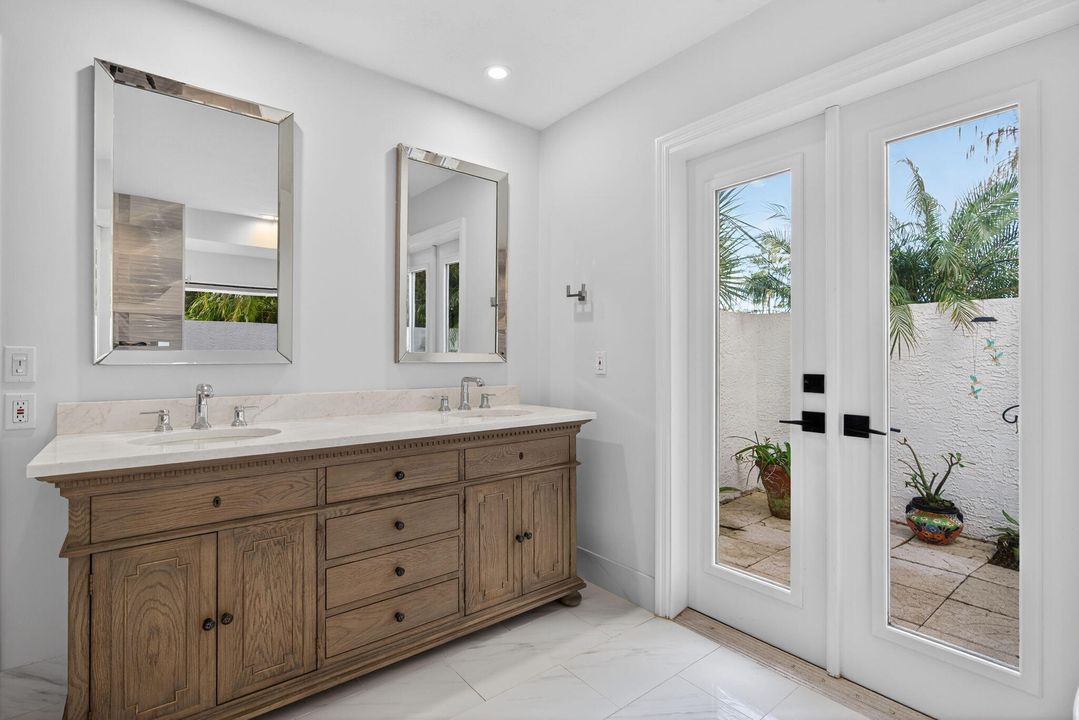 For Sale: $1,300,000 (3 beds, 3 baths, 2277 Square Feet)