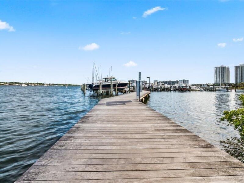 For Sale: $539,900 (3 beds, 2 baths, 2203 Square Feet)