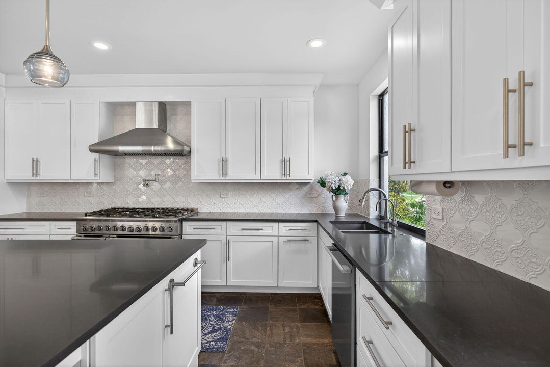 For Sale: $1,300,000 (3 beds, 3 baths, 2277 Square Feet)