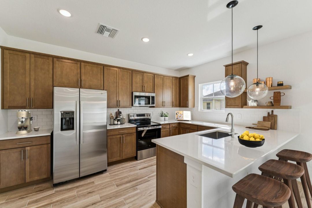 For Sale: $404,995 (4 beds, 2 baths, 1985 Square Feet)