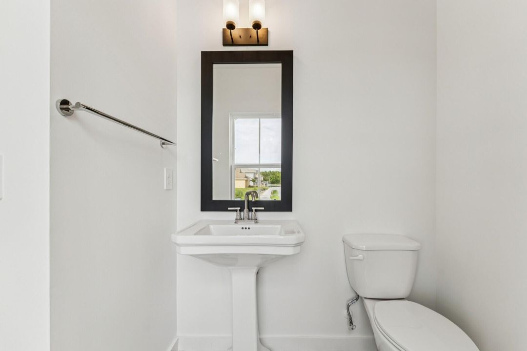 For Sale: $404,995 (4 beds, 2 baths, 1985 Square Feet)