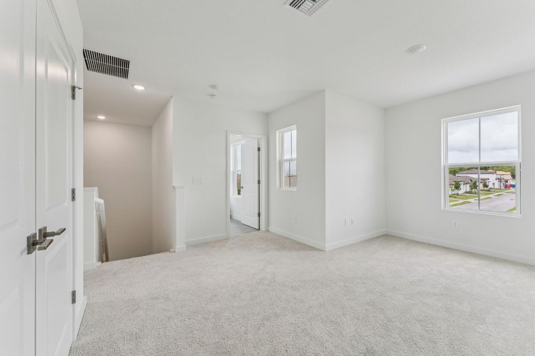 For Sale: $404,995 (4 beds, 2 baths, 1985 Square Feet)