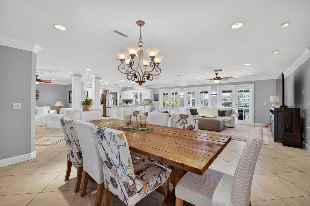 For Sale: $2,699,000 (4 beds, 3 baths, 2400 Square Feet)