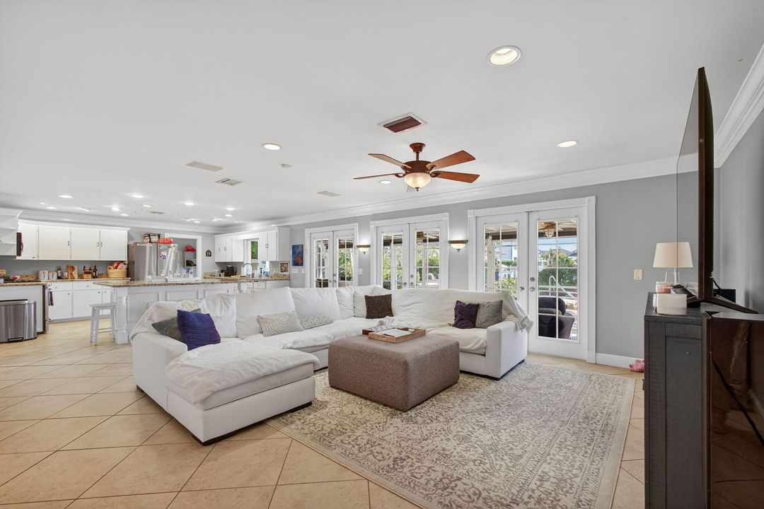 For Sale: $2,699,000 (4 beds, 3 baths, 2400 Square Feet)