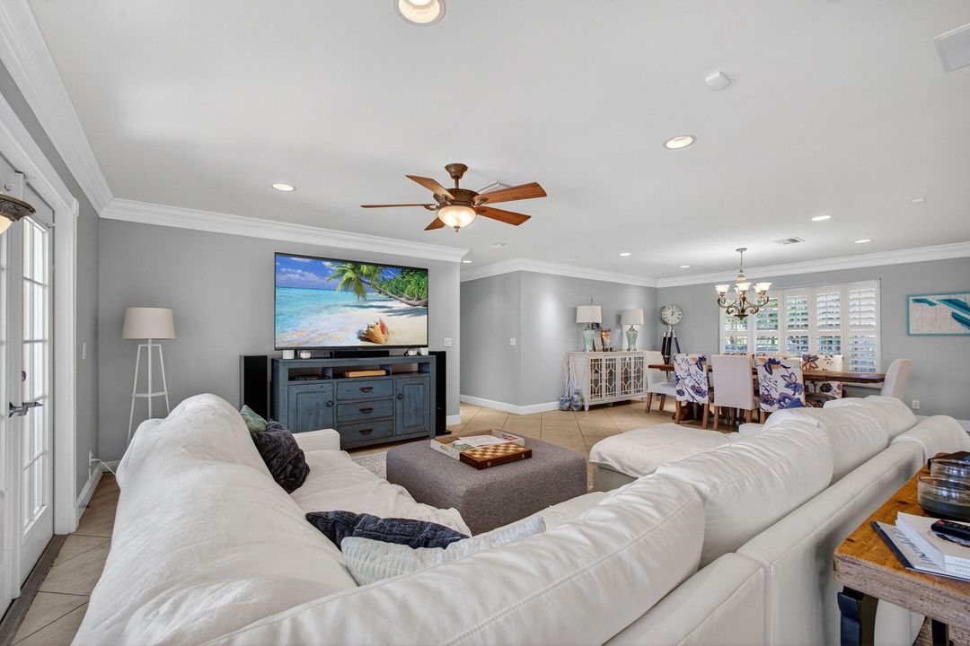 For Sale: $2,699,000 (4 beds, 3 baths, 2400 Square Feet)