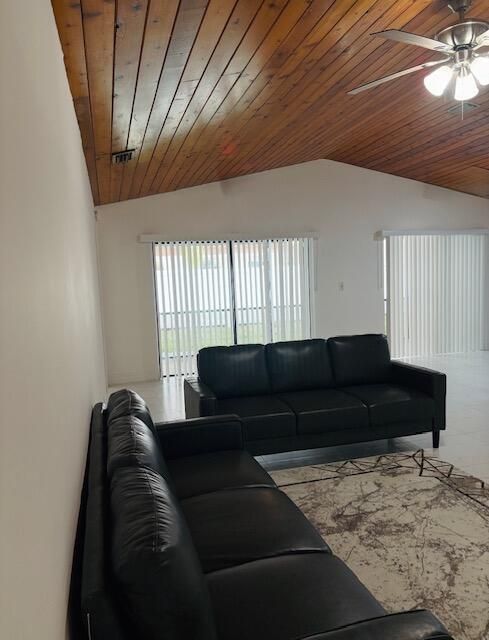 For Rent: $3,500 (4 beds, 2 baths, 3614 Square Feet)