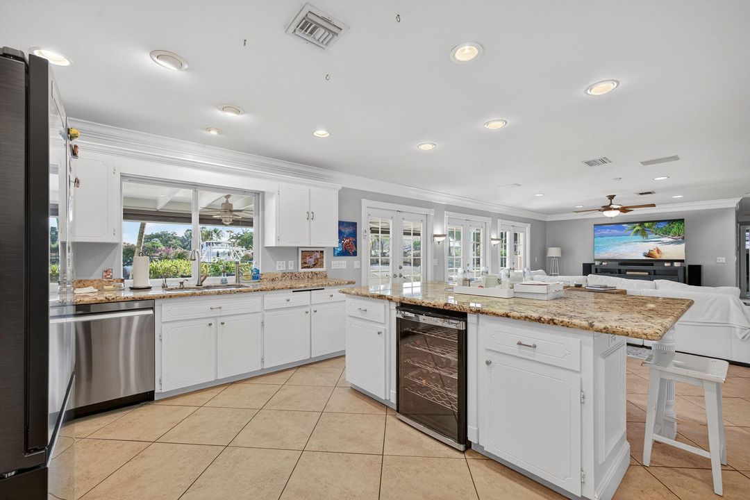 For Sale: $2,699,000 (4 beds, 3 baths, 2400 Square Feet)