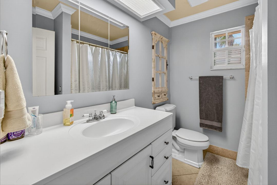 For Sale: $2,699,000 (4 beds, 3 baths, 2400 Square Feet)