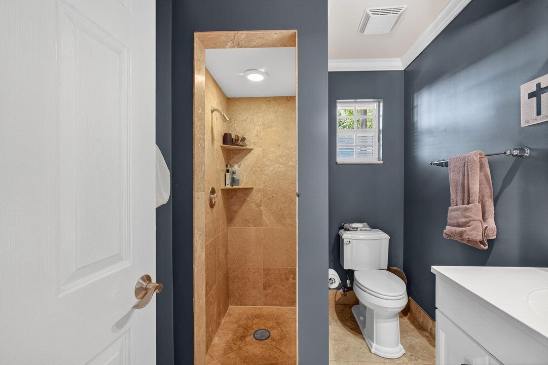 For Sale: $2,699,000 (4 beds, 3 baths, 2400 Square Feet)