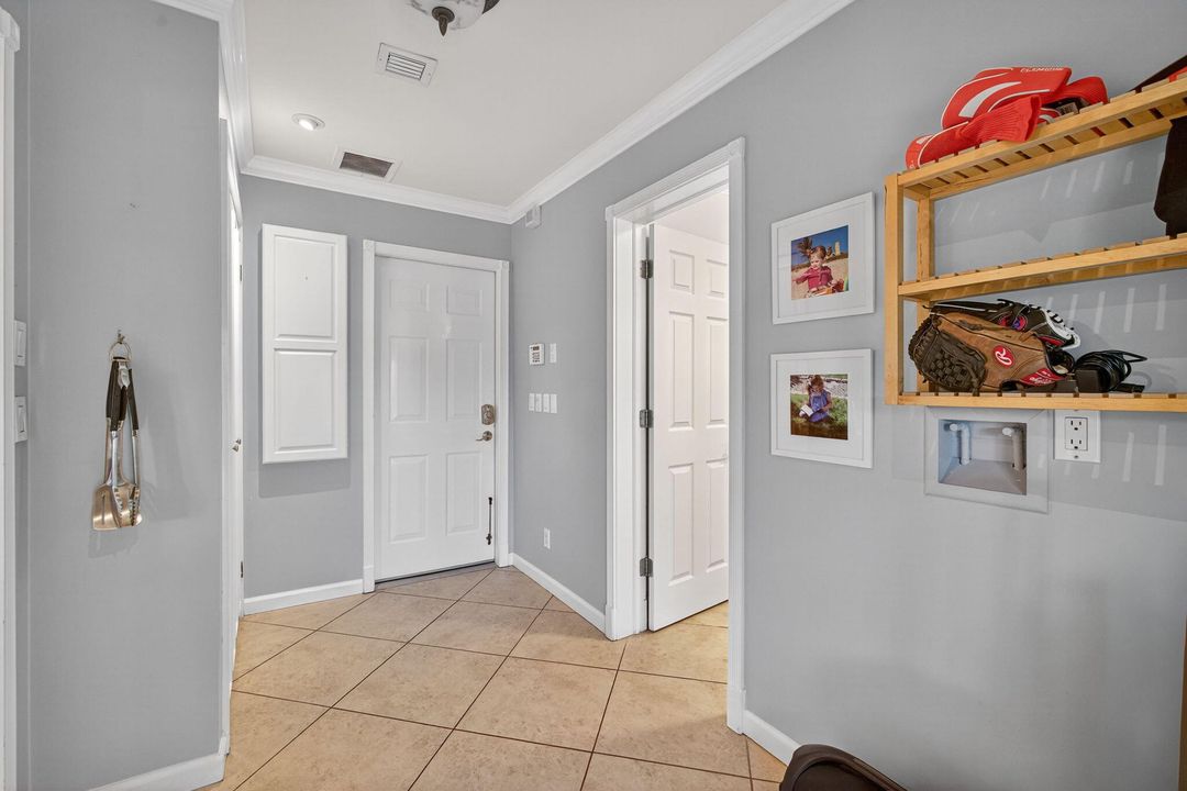 For Sale: $2,699,000 (4 beds, 3 baths, 2400 Square Feet)