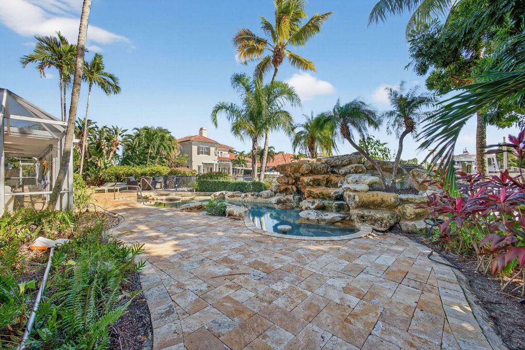 For Sale: $2,699,000 (4 beds, 3 baths, 2400 Square Feet)