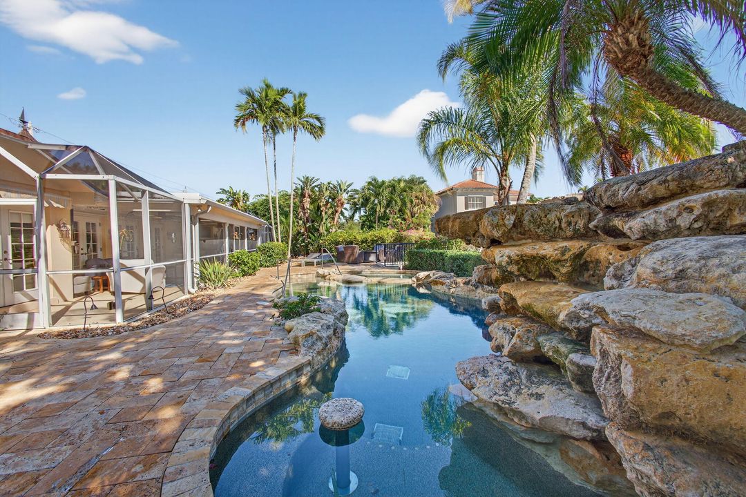 For Sale: $2,699,000 (4 beds, 3 baths, 2400 Square Feet)