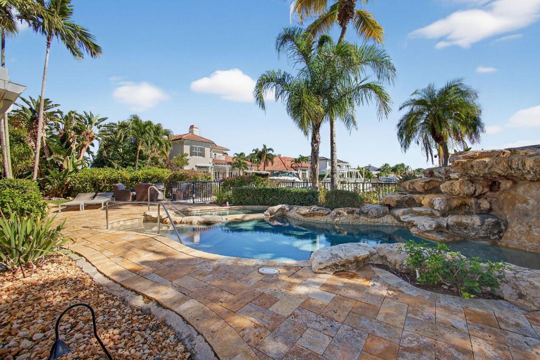 For Sale: $2,699,000 (4 beds, 3 baths, 2400 Square Feet)