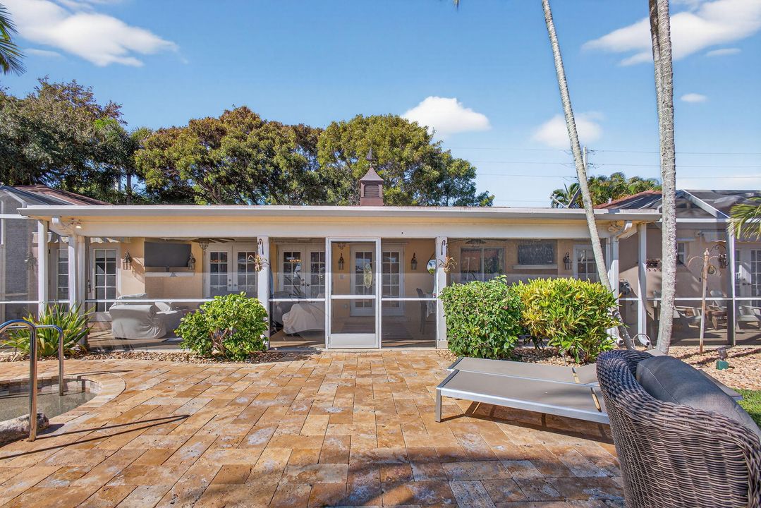 For Sale: $2,699,000 (4 beds, 3 baths, 2400 Square Feet)