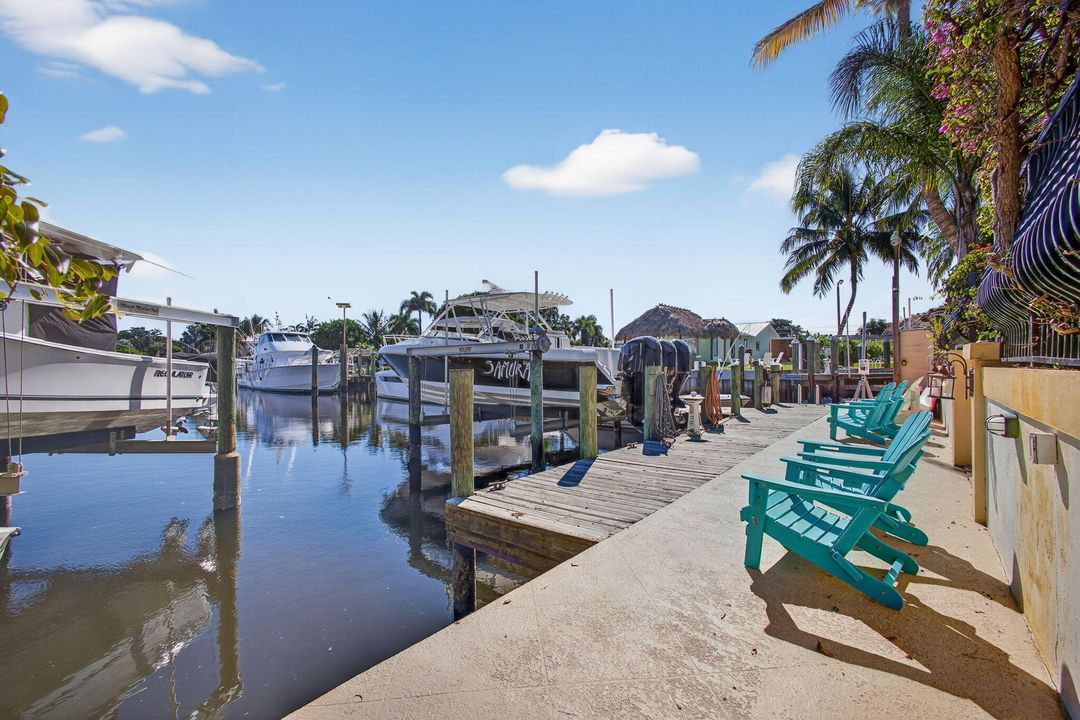 For Sale: $2,699,000 (4 beds, 3 baths, 2400 Square Feet)