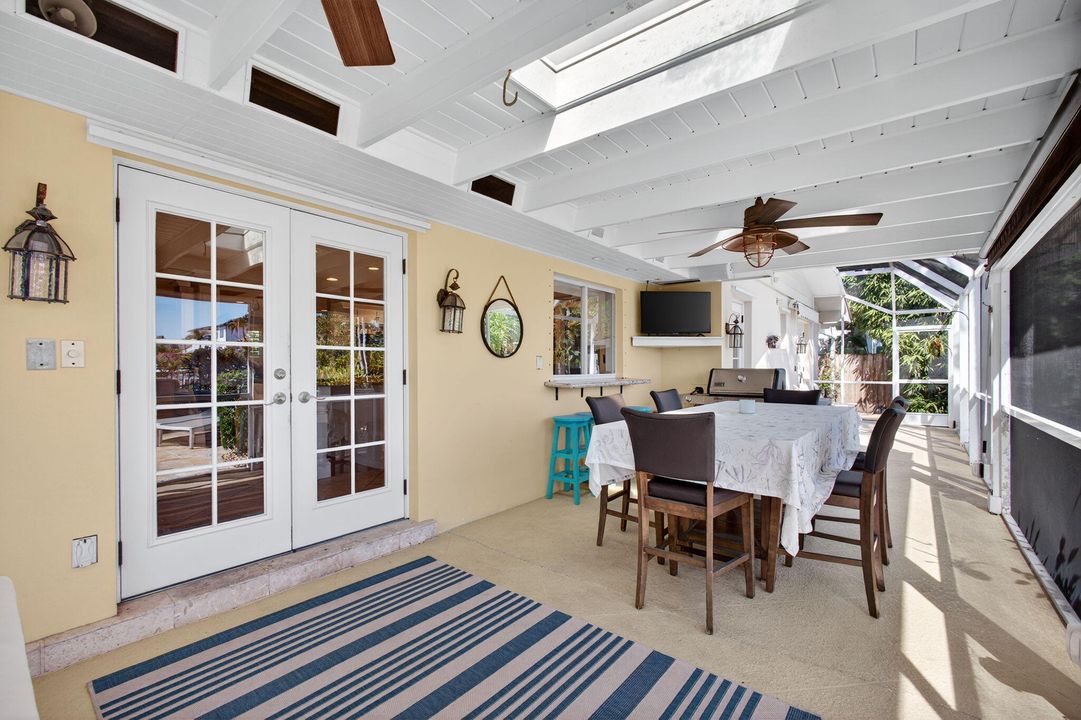 For Sale: $2,699,000 (4 beds, 3 baths, 2400 Square Feet)