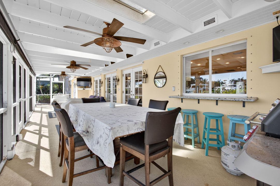 For Sale: $2,699,000 (4 beds, 3 baths, 2400 Square Feet)