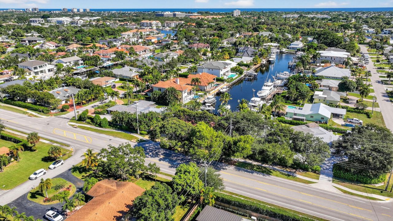 For Sale: $2,699,000 (4 beds, 3 baths, 2400 Square Feet)