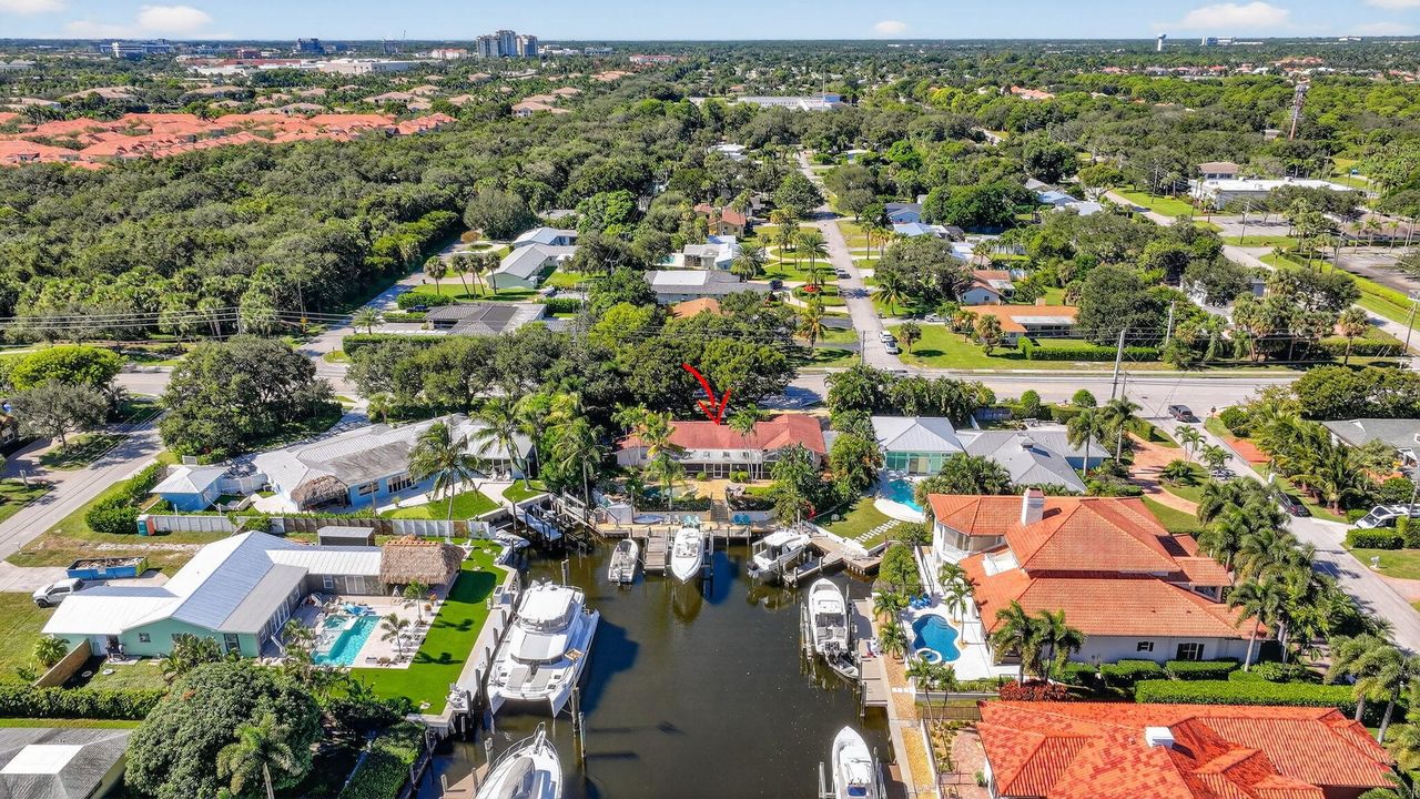 For Sale: $2,699,000 (4 beds, 3 baths, 2400 Square Feet)