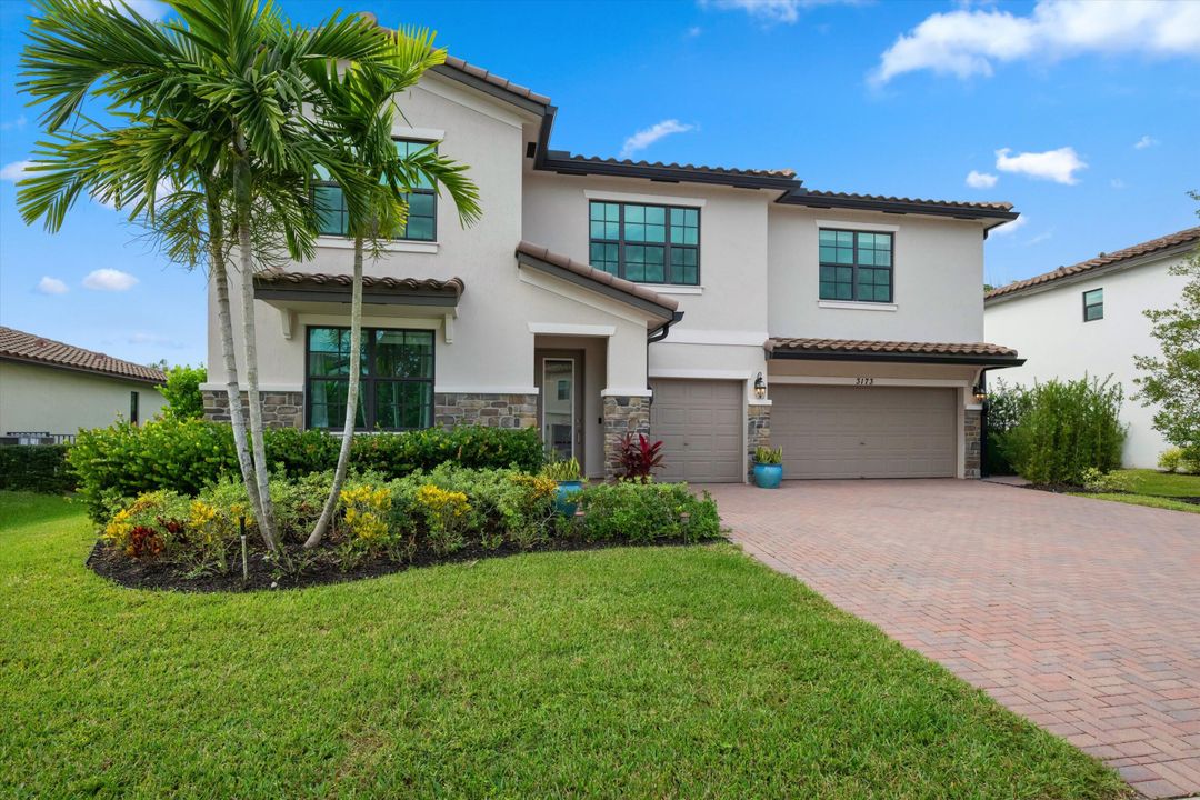 For Sale: $849,900 (5 beds, 3 baths, 3185 Square Feet)