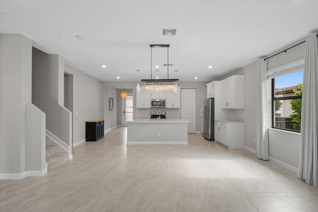 For Sale: $849,900 (5 beds, 3 baths, 3185 Square Feet)