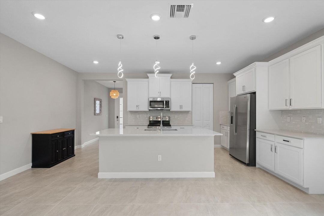 For Sale: $849,900 (5 beds, 3 baths, 3185 Square Feet)