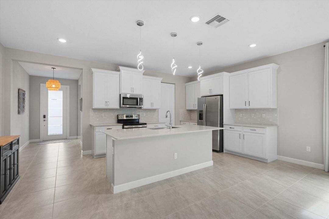 For Sale: $849,900 (5 beds, 3 baths, 3185 Square Feet)