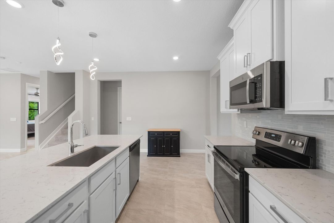 For Sale: $849,900 (5 beds, 3 baths, 3185 Square Feet)