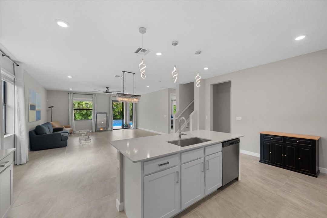 For Sale: $849,900 (5 beds, 3 baths, 3185 Square Feet)