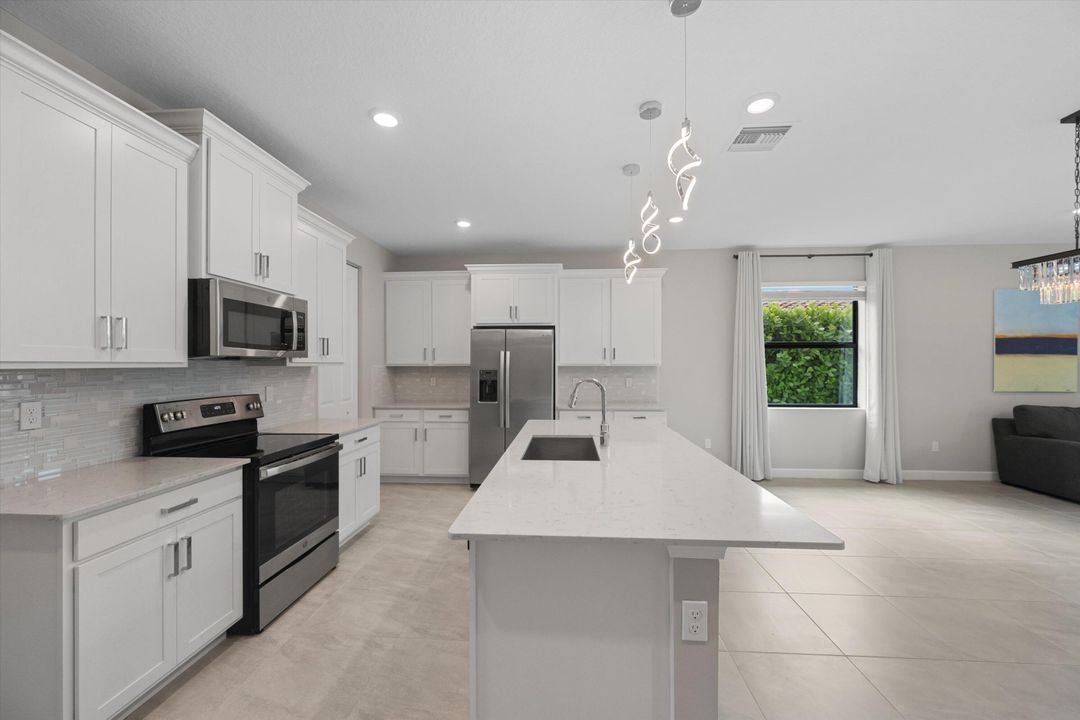 For Sale: $849,900 (5 beds, 3 baths, 3185 Square Feet)