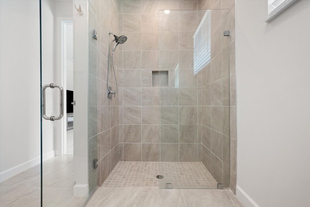 For Sale: $849,900 (5 beds, 3 baths, 3185 Square Feet)