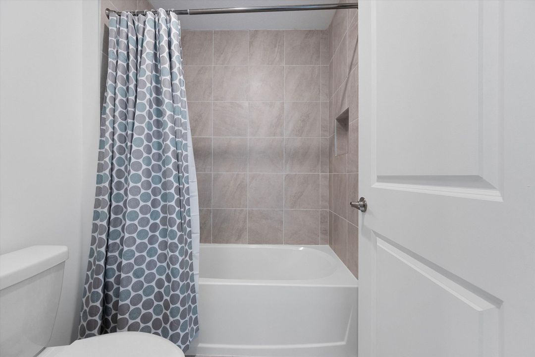 For Sale: $849,900 (5 beds, 3 baths, 3185 Square Feet)