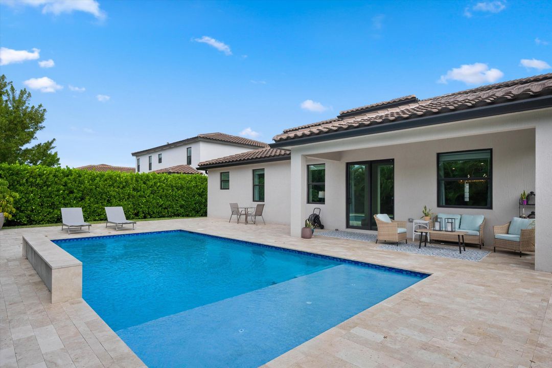 For Sale: $849,900 (5 beds, 3 baths, 3185 Square Feet)