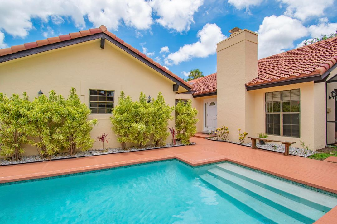 For Rent: $4,500 (3 beds, 2 baths, 1616 Square Feet)