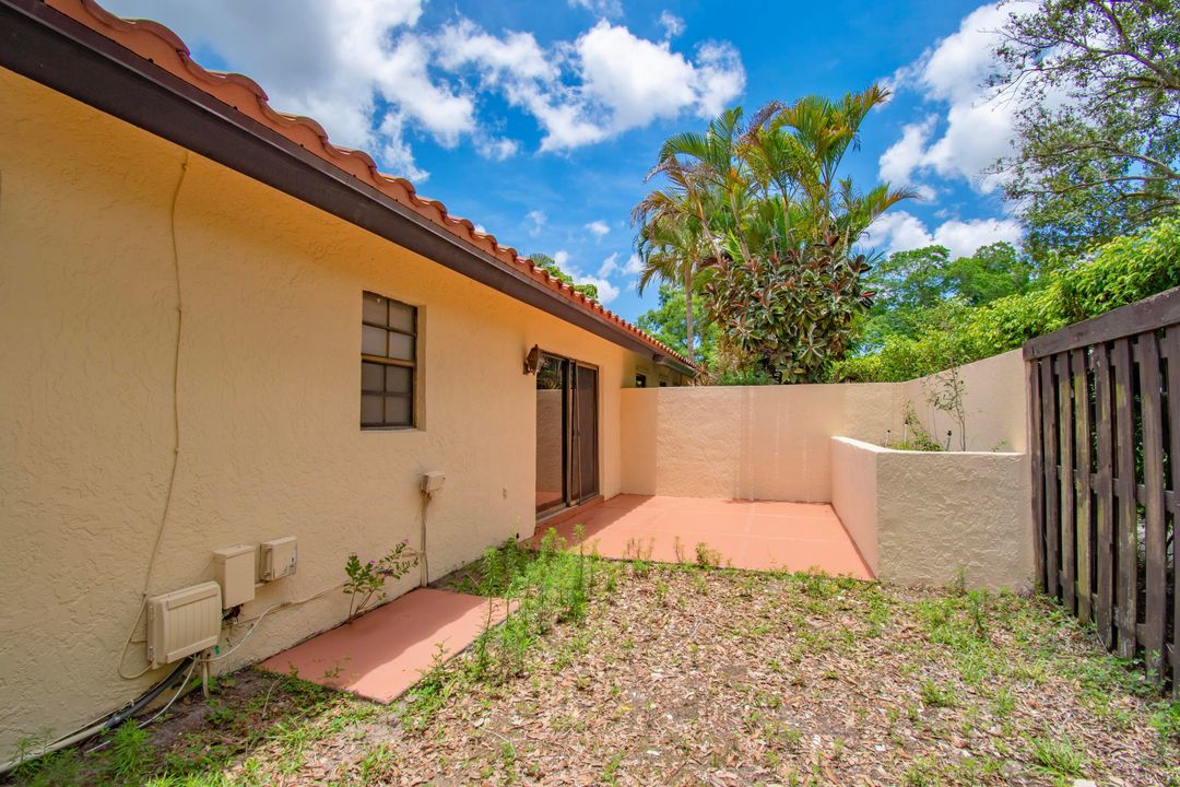 For Rent: $4,500 (3 beds, 2 baths, 1616 Square Feet)