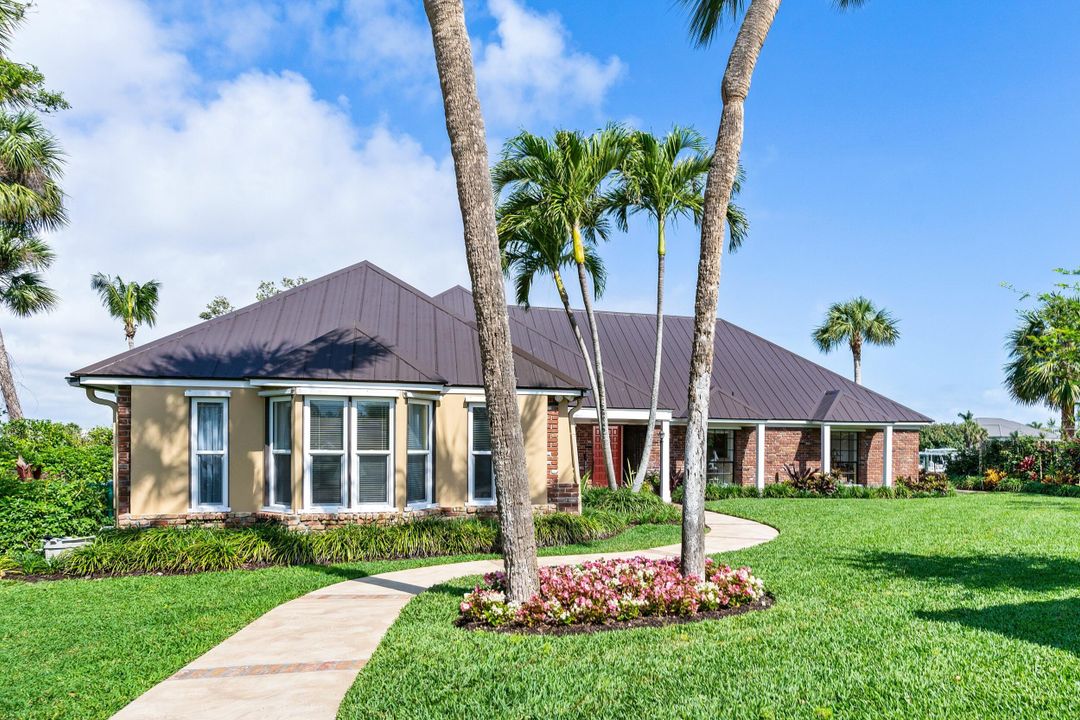 For Sale: $2,295,000 (3 beds, 3 baths, 3088 Square Feet)