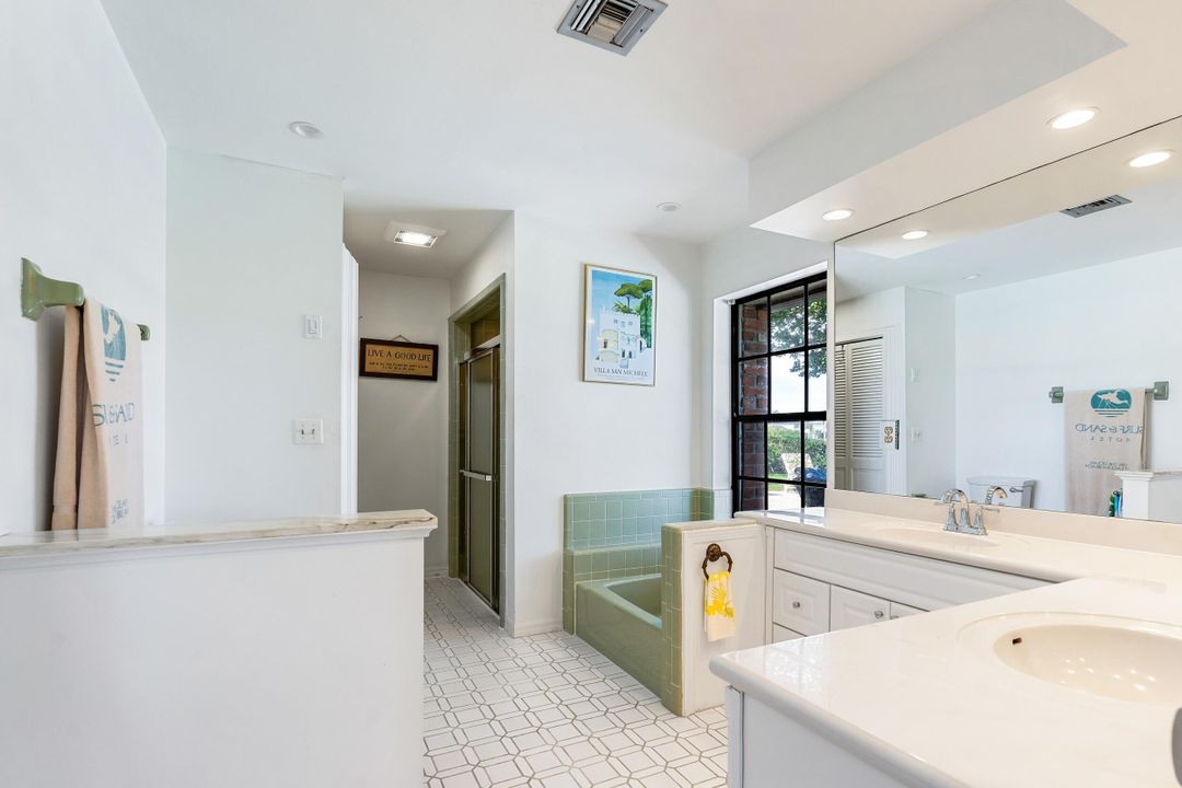 For Sale: $2,295,000 (3 beds, 3 baths, 3088 Square Feet)