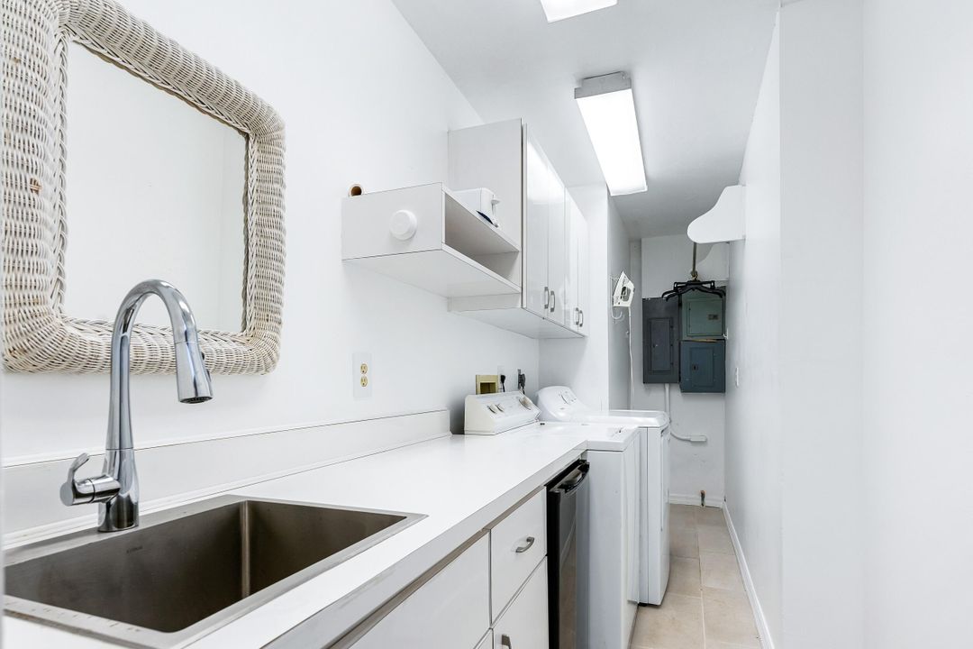 For Sale: $2,295,000 (3 beds, 3 baths, 3088 Square Feet)