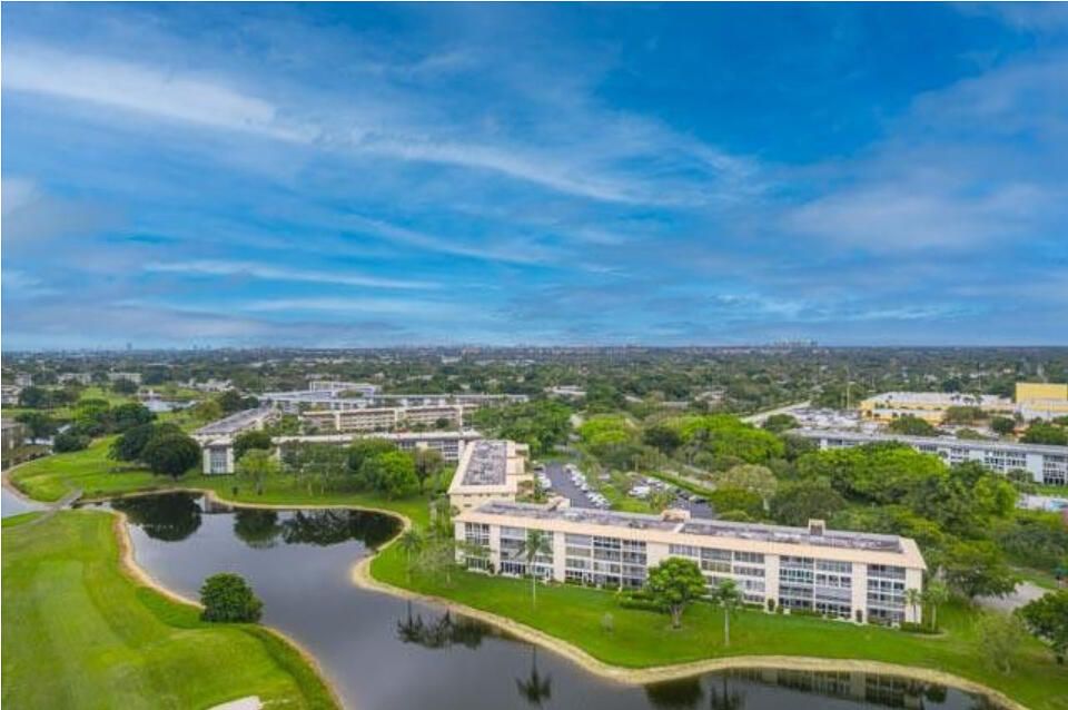 For Sale: $150,000 (2 beds, 2 baths, 962 Square Feet)