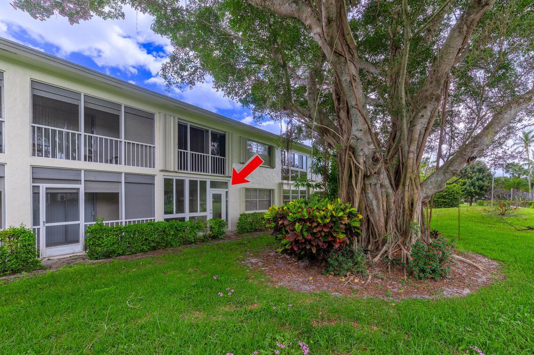 For Sale: $150,000 (2 beds, 2 baths, 962 Square Feet)