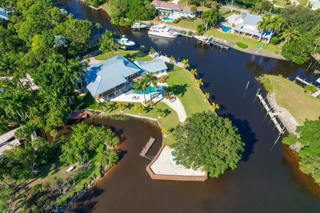 For Sale: $3,750,000 (4 beds, 3 baths, 4552 Square Feet)