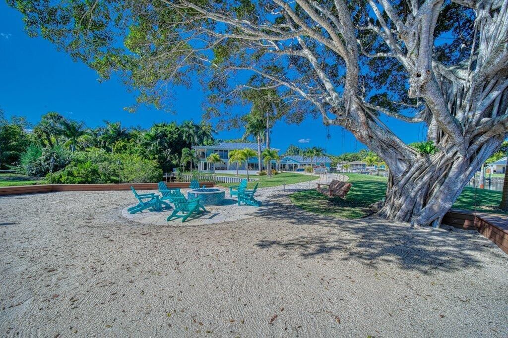 For Sale: $3,750,000 (4 beds, 3 baths, 4552 Square Feet)