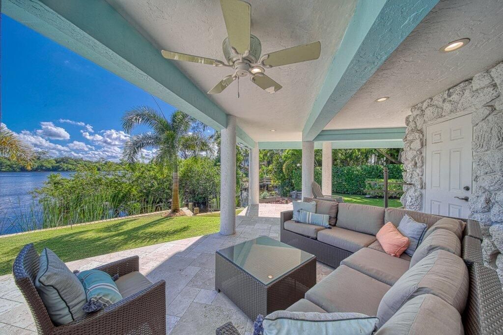 For Sale: $3,750,000 (4 beds, 3 baths, 4552 Square Feet)