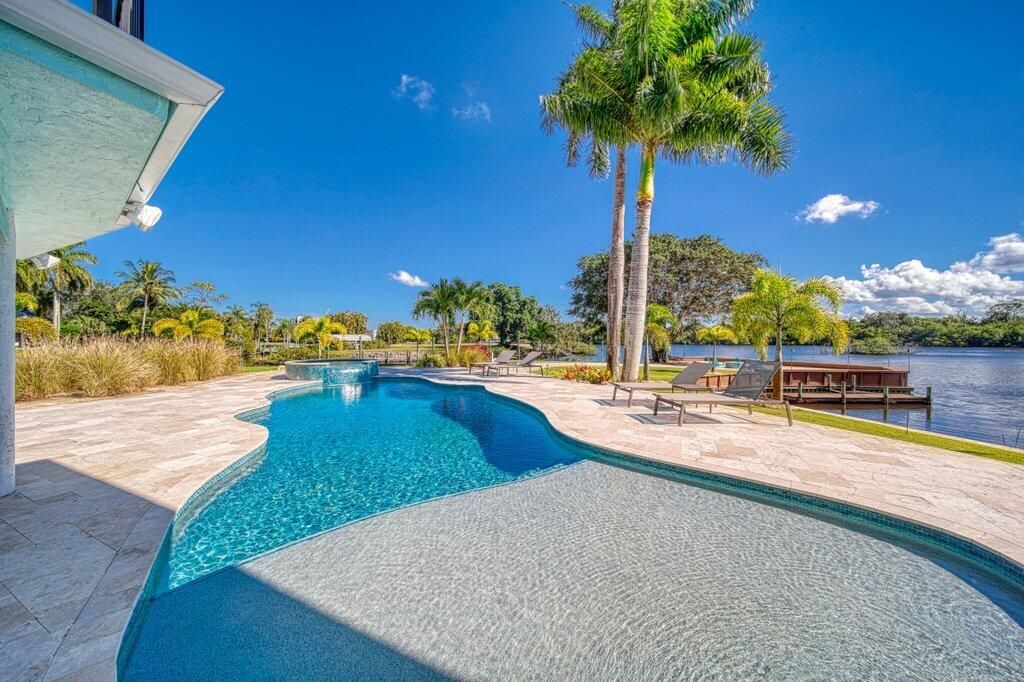 For Sale: $3,750,000 (4 beds, 3 baths, 4552 Square Feet)