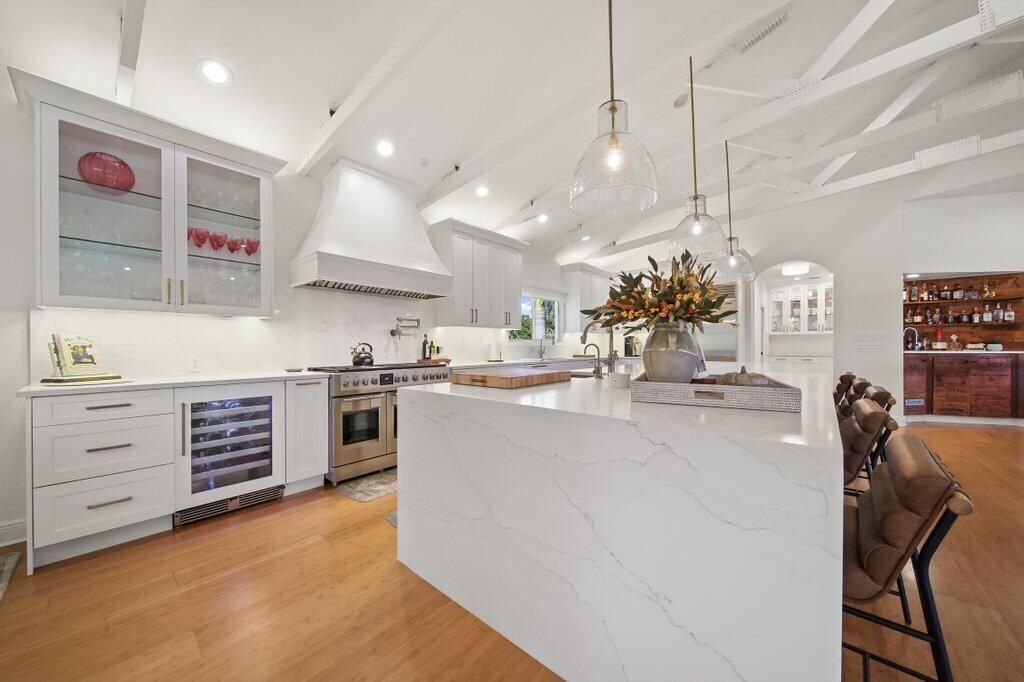 For Sale: $3,750,000 (4 beds, 3 baths, 4552 Square Feet)