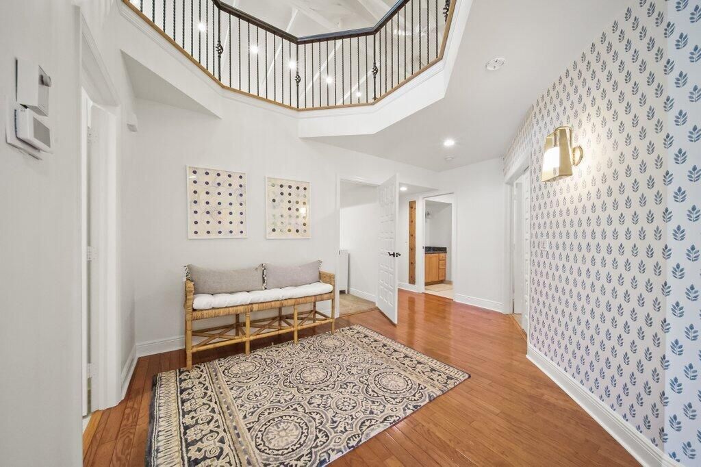 For Sale: $3,750,000 (4 beds, 3 baths, 4552 Square Feet)