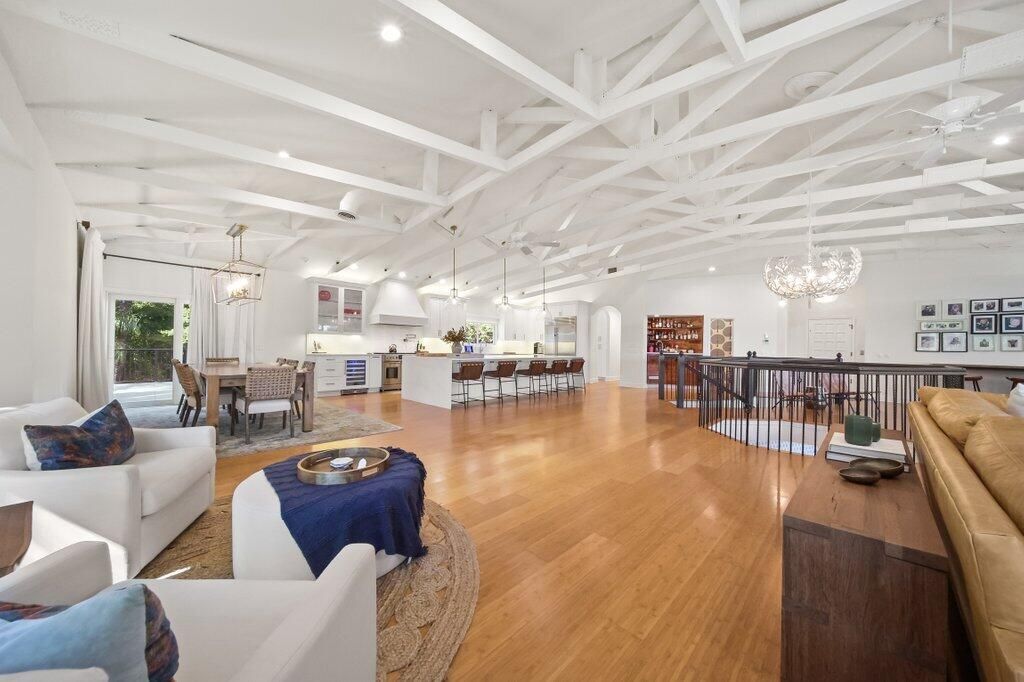 For Sale: $3,750,000 (4 beds, 3 baths, 4552 Square Feet)