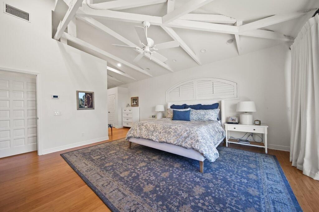 For Sale: $3,750,000 (4 beds, 3 baths, 4552 Square Feet)